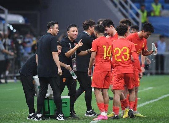 杏彩体育官网-斯图加特青年军崛起，U21小将包办四球大胜  